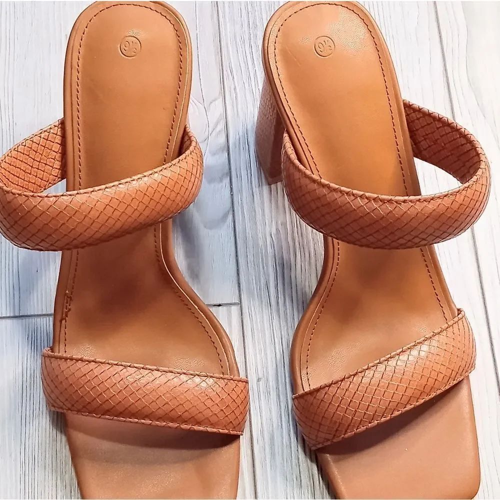 (66-4163)   ZBY Heel Sandals Sz 9.5